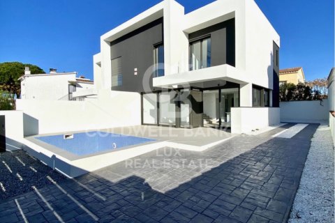 Сasa de 4 dormitorios en venta en Empuriabrava, Gerona, Cataluña, Spain № 5966