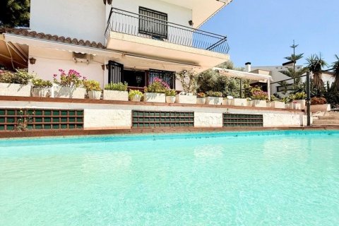 Сasa de 7 dormitorios en venta en Calafell, Tarragona, Cataluña, Spain № 4842 - foto 2