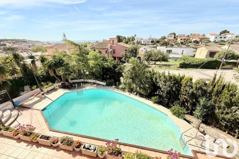 Сasa de 7 dormitorios en venta en Calafell, Tarragona, Cataluña, Spain № 4842 - foto 22