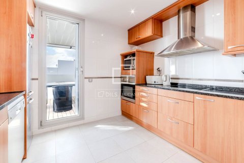 Apartamento de 3 dormitorios en venta en Sitges, Barcelona, Cataluña, Spain № 3948 - foto 9