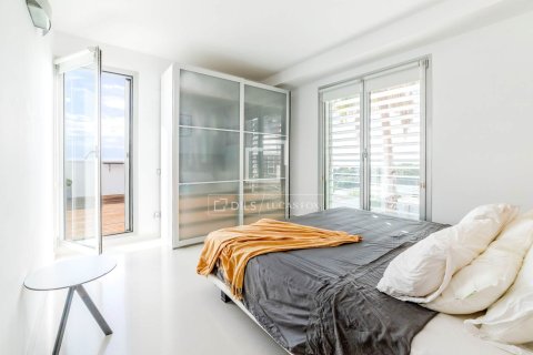 Apartamento de 3 dormitorios en venta en Sitges, Barcelona, Cataluña, Spain № 3948 - foto 3