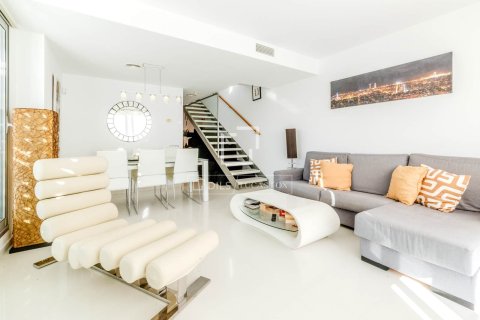 Apartamento de 3 dormitorios en venta en Sitges, Barcelona, Cataluña, Spain № 3948 - foto 15