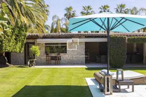 Villa de 8 dormitorios en venta en Sitges, Barcelona, Cataluña, Spain № 3943 - foto 23