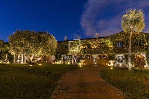 Villa de 8 dormitorios en venta en Sitges, Barcelona, Cataluña, Spain № 3943 - foto 15