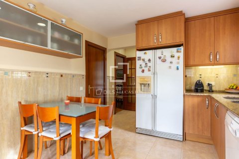 Villa de 6 dormitorios en venta en Sant Just Desvern, Barcelona, Cataluña, Spain № 3942 - foto 22