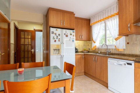Villa de 6 dormitorios en venta en Sant Just Desvern, Barcelona, Cataluña, Spain № 3942 - foto 23
