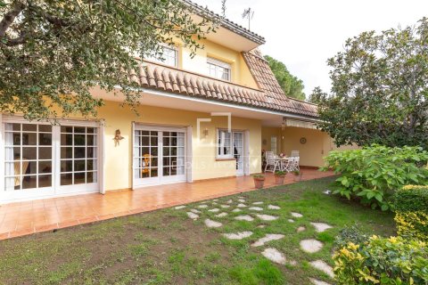 Villa de 6 dormitorios en venta en Sant Just Desvern, Barcelona, Cataluña, Spain № 3942 - foto 2