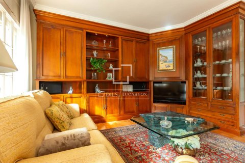Villa de 6 dormitorios en venta en Sant Just Desvern, Barcelona, Cataluña, Spain № 3942 - foto 12