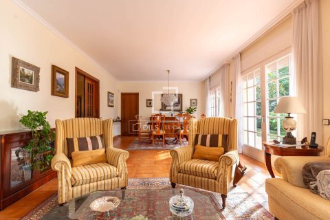 Villa de 6 dormitorios en venta en Sant Just Desvern, Barcelona, Cataluña, Spain № 3942 - foto 13