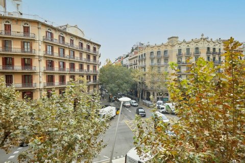 Apartamento de 2 dormitorios en venta en Barcelona, Cataluña, Spain № 6186 - foto 19