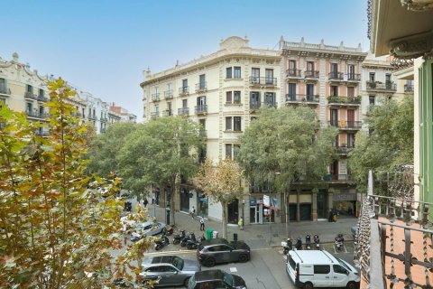 Apartamento de 2 dormitorios en venta en Barcelona, Cataluña, Spain № 6186 - foto 20