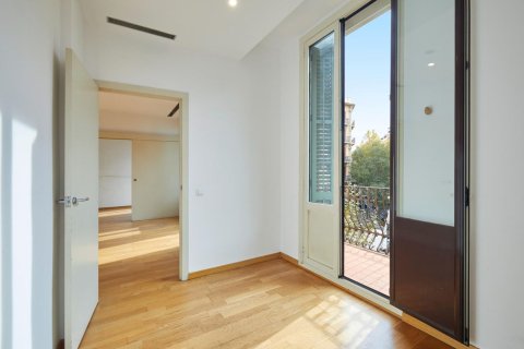 Apartamento de 2 dormitorios en venta en Barcelona, Cataluña, Spain № 6186 - foto 10