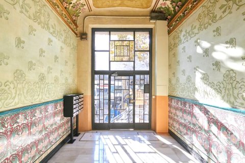 Apartamento de 2 dormitorios en venta en Barcelona, Cataluña, Spain № 6186 - foto 3