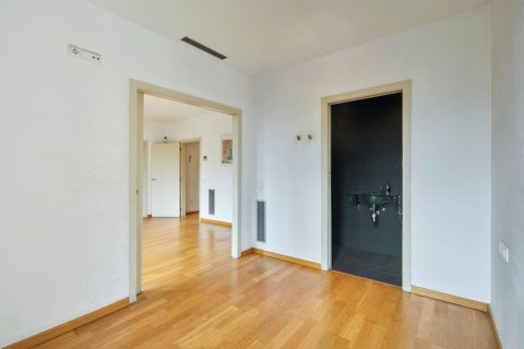 Apartamento de 2 dormitorios en venta en Barcelona, Cataluña, Spain № 6186 - foto 16