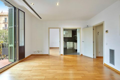 Apartamento de 2 dormitorios en venta en Barcelona, Cataluña, Spain № 6186 - foto 2