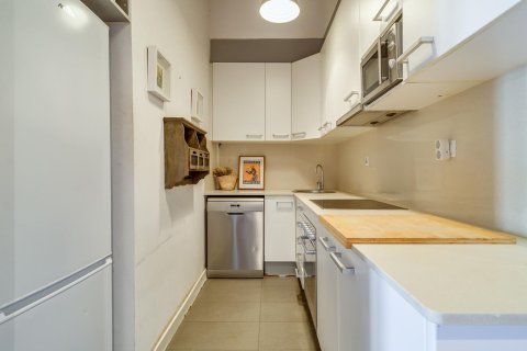Купить квартиру в Барселона, Испания с 3 комнаты, 69м², № 6189 - фото 13