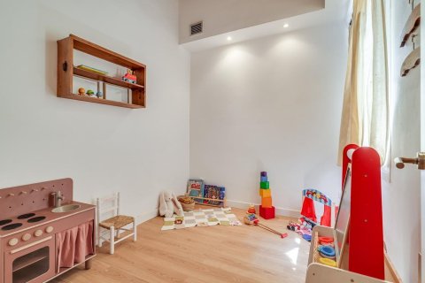 Купить квартиру в Барселона, Испания с 3 комнаты, 69м², № 6189 - фото 21