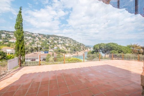 Villa de 4 dormitorios en venta en Blanes, Gerona, Cataluña, Spain № 919 - foto 6