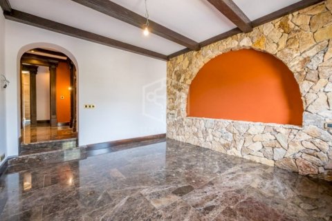 Villa de 4 dormitorios en venta en Blanes, Gerona, Cataluña, Spain № 919 - foto 14