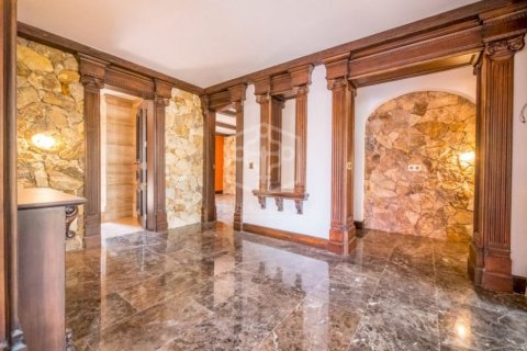Villa de 4 dormitorios en venta en Blanes, Gerona, Cataluña, Spain № 919 - foto 15