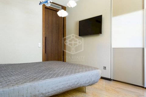 Apartamento de 4 dormitorios en venta en Barcelona, Cataluña, Spain № 915 - foto 16