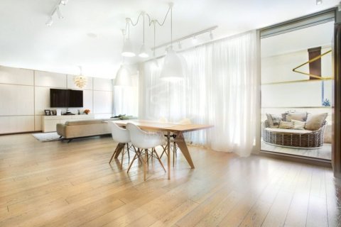 Apartamento de 4 dormitorios en venta en Barcelona, Cataluña, Spain № 915 - foto 3