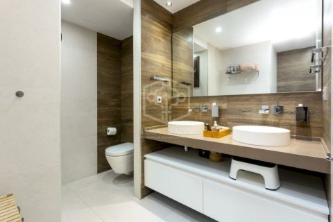 Apartamento de 4 dormitorios en venta en Barcelona, Cataluña, Spain № 915 - foto 18
