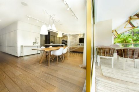 Apartamento de 4 dormitorios en venta en Barcelona, Cataluña, Spain № 915 - foto 4
