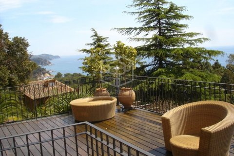 Villa de 7 dormitorios en venta en Blanes, Gerona, Cataluña, Spain № 917 - foto 8