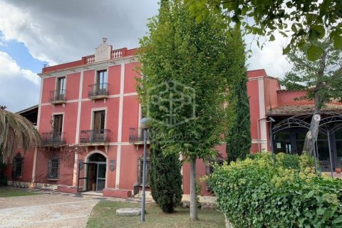 Propiedad comercial de 12 dormitorios en venta en Barcelona, Cataluña, Spain № 918 - foto 4