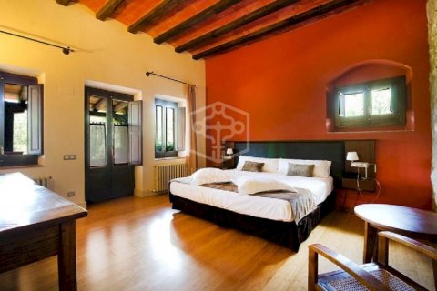 Propiedad comercial de 12 dormitorios en venta en Barcelona, Cataluña, Spain № 918 - foto 15
