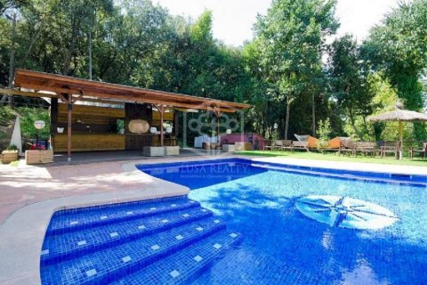 Propiedad comercial de 12 dormitorios en venta en Barcelona, Cataluña, Spain № 918 - foto 22