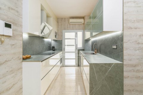 Ático de 3 dormitorios en venta en Barcelona, Cataluña, Spain № 8650 - foto 26