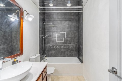 Ático de 3 dormitorios en venta en Barcelona, Cataluña, Spain № 8650 - foto 16