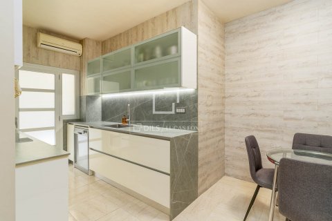 Ático de 3 dormitorios en venta en Barcelona, Cataluña, Spain № 8650 - foto 24