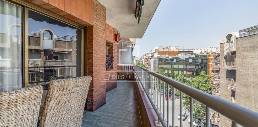 Ático de 3 dormitorios en venta en Barcelona, Cataluña, Spain № 8650