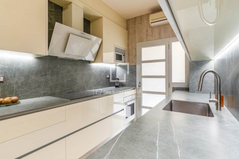Ático de 3 dormitorios en venta en Barcelona, Cataluña, Spain № 8650 - foto 27