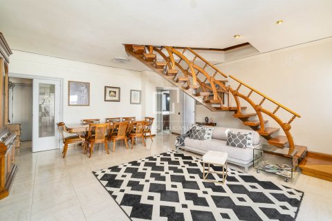 Ático de 3 dormitorios en venta en Barcelona, Cataluña, Spain № 8650 - foto 7
