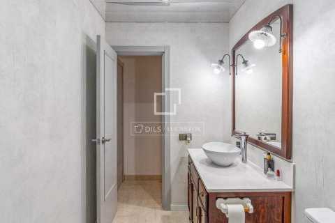 Ático de 3 dormitorios en venta en Barcelona, Cataluña, Spain № 8650 - foto 17