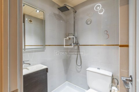 Ático de 3 dormitorios en venta en Barcelona, Cataluña, Spain № 8650 - foto 22