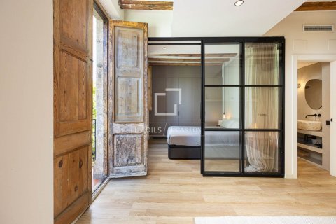 Купить квартиру в Барселона, Испания с 1 спальня, 42м², № 8647 - фото 3