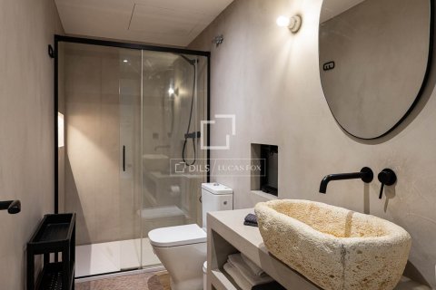 Купить квартиру в Барселона, Испания с 1 спальня, 42м², № 8647 - фото 15