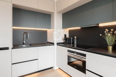 Apartamento de 2 dormitorios en venta en Barcelona, Cataluña, Spain № 8649 - foto 9