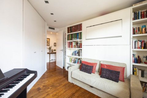 Купить квартиру в Барселона, Испания с 3 спальни, 124м², № 8640 - фото 20