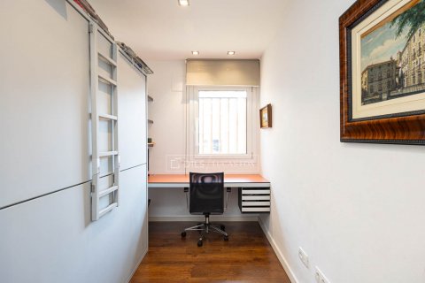 Купить квартиру в Барселона, Испания с 3 спальни, 124м², № 8640 - фото 17