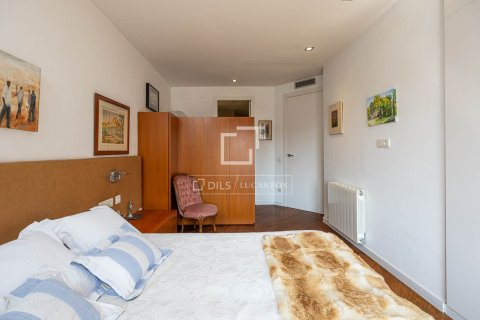 Купить квартиру в Барселона, Испания с 3 спальни, 124м², № 8640 - фото 26
