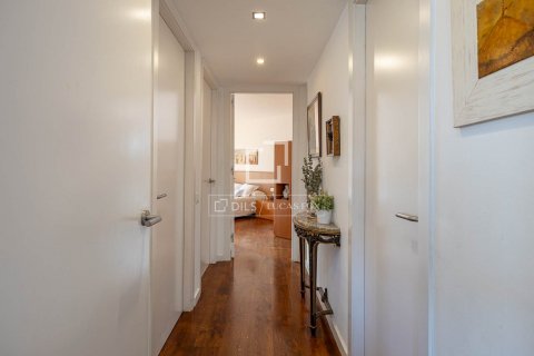 Купить квартиру в Барселона, Испания с 3 спальни, 124м², № 8640 - фото 16