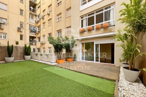 Apartamento de 3 dormitorios en venta en Barcelona, Cataluña, Spain № 7846 - foto 2