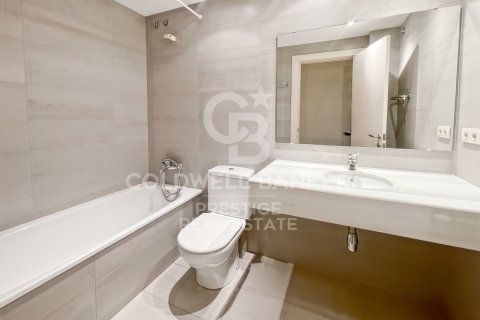 Apartamento de 3 dormitorios en venta en Barcelona, Cataluña, Spain № 7846 - foto 10
