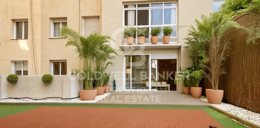 Apartamento de 3 dormitorios en venta en Barcelona, Cataluña, Spain № 7846